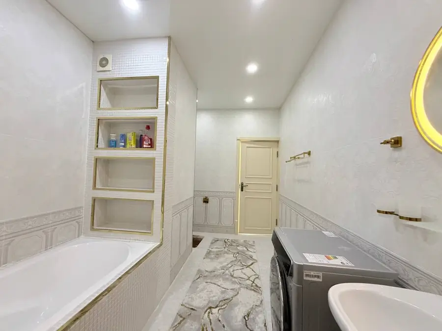 3 xonali kvartira sotiladi − 64 m²