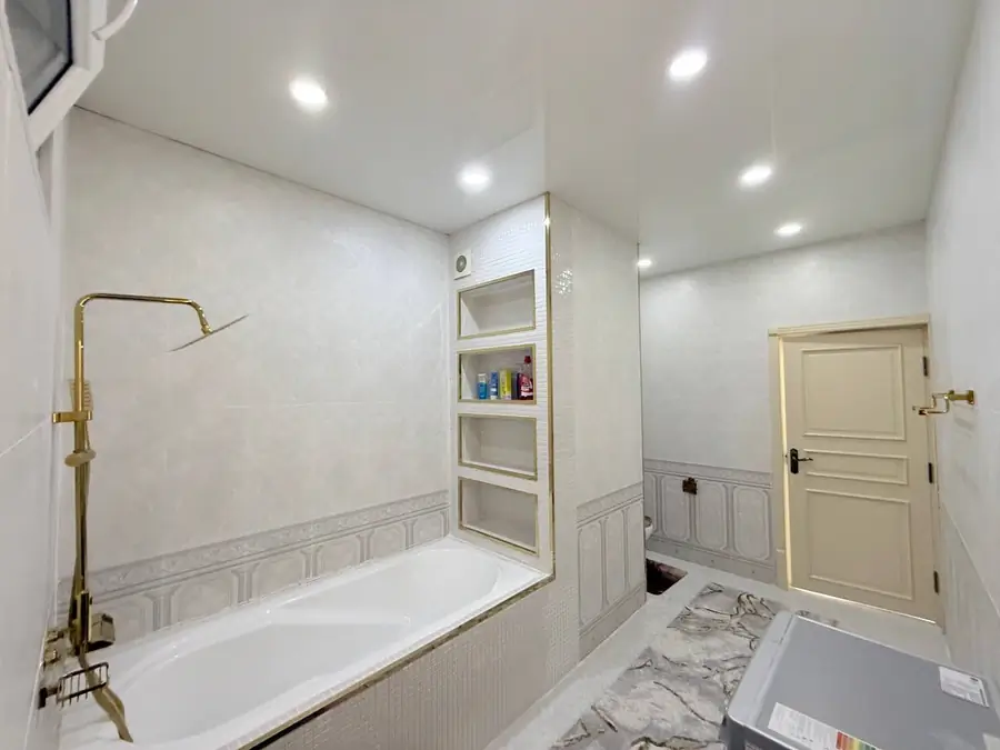 3 xonali kvartira sotiladi − 64 m²