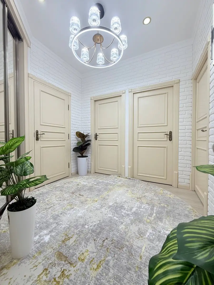 3 xonali kvartira sotiladi − 64 m²