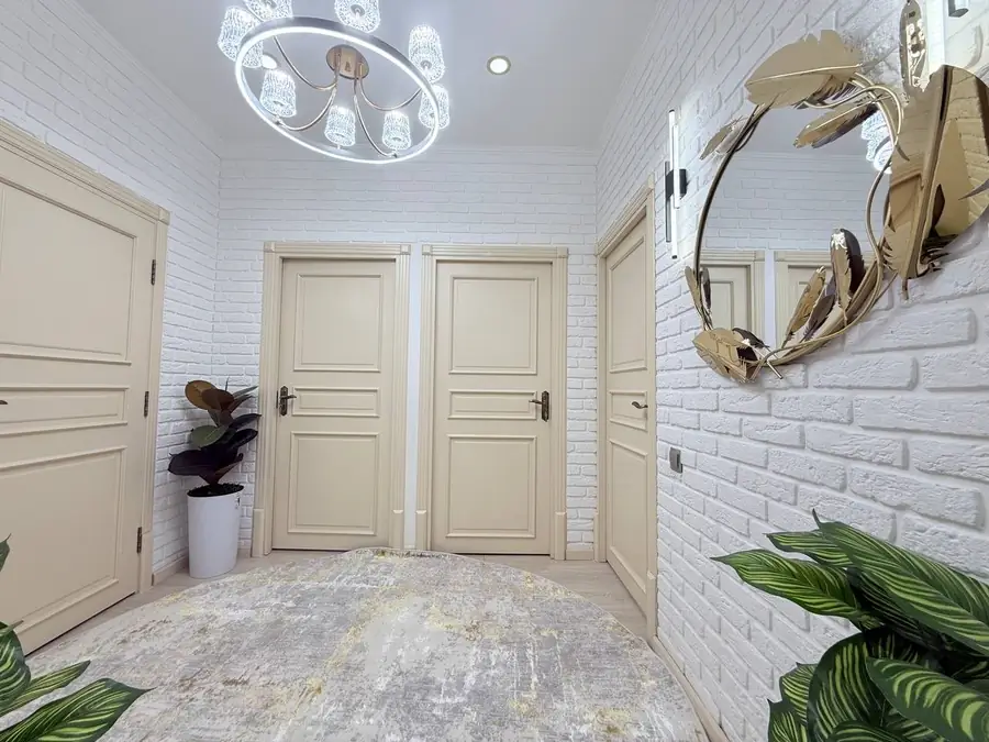 3 xonali kvartira sotiladi − 64 m²