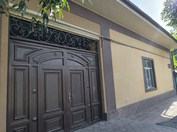 1 qavatli uy − 600 m², 6 sot. 