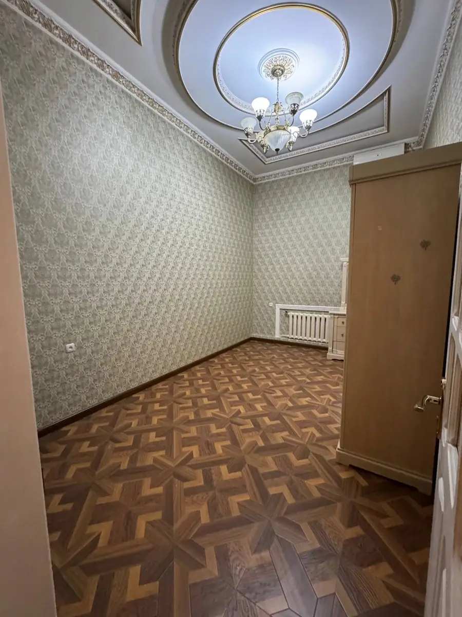 Ijaraga 2 qavatli uy − 300 m²