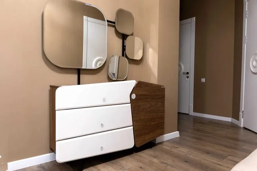 Сдается 4-комнатная квартира − 170 м²