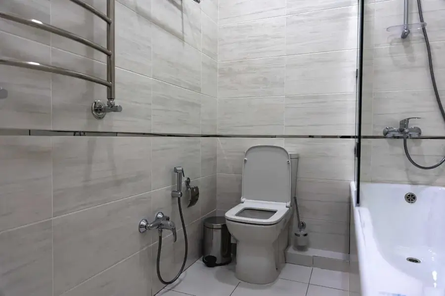 Сдается 4-комнатная квартира − 170 м²