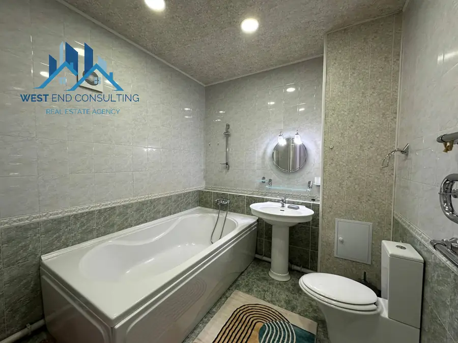 Ijaraga 4 xonali kvartira − 300 m²