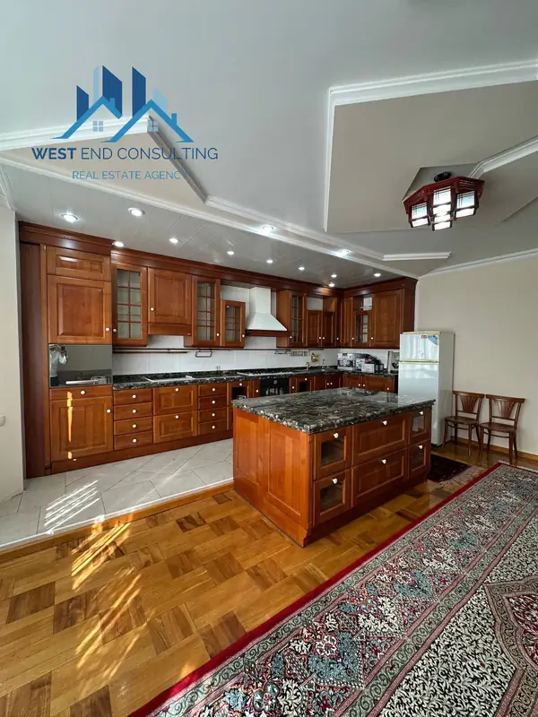 4 xonali kvartira − 300 m², 5/8 qavat