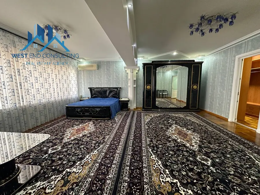 Ijaraga 4 xonali kvartira − 300 m²