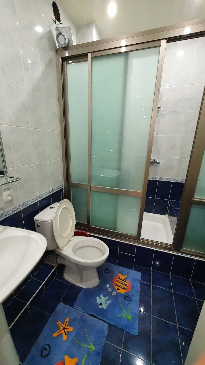 Сдается 3-комнатная квартира − 120 м²