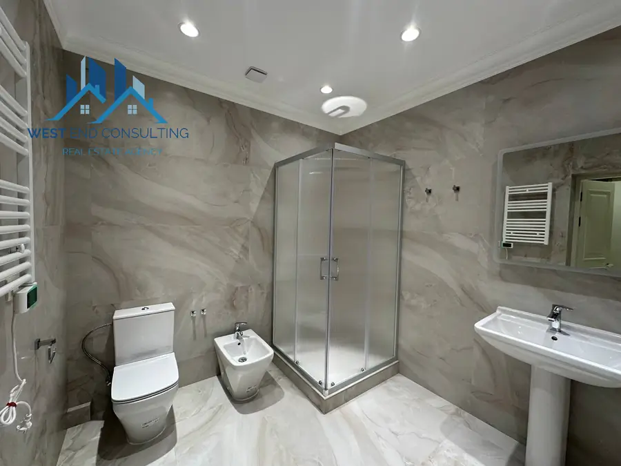 Ijaraga 4 xonali kvartira − 300 m²