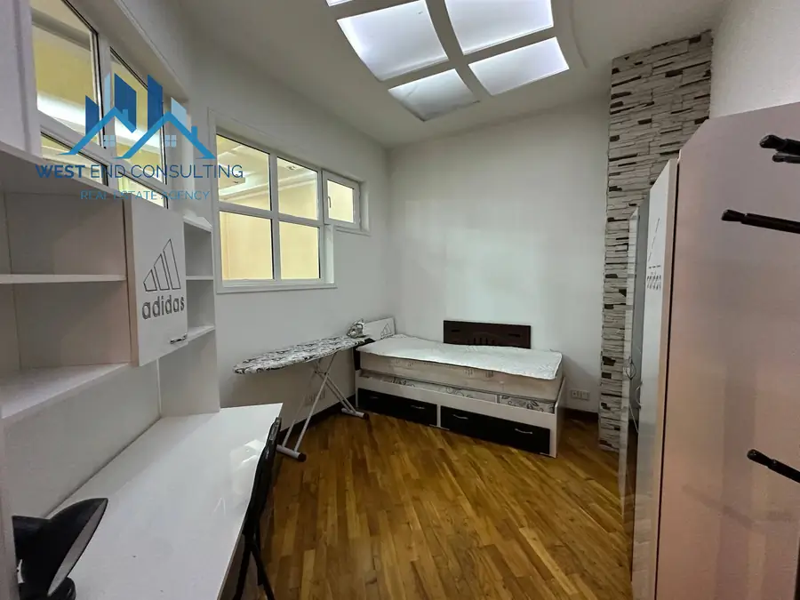 Ijaraga 3 xonali kvartira − 160 m²