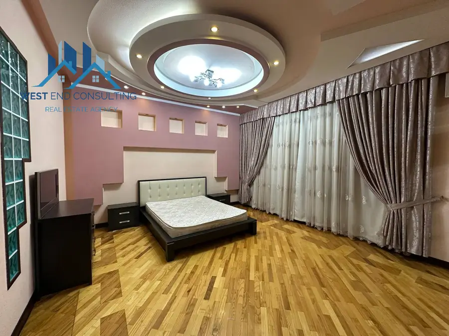 Ijaraga 3 xonali kvartira − 160 m²