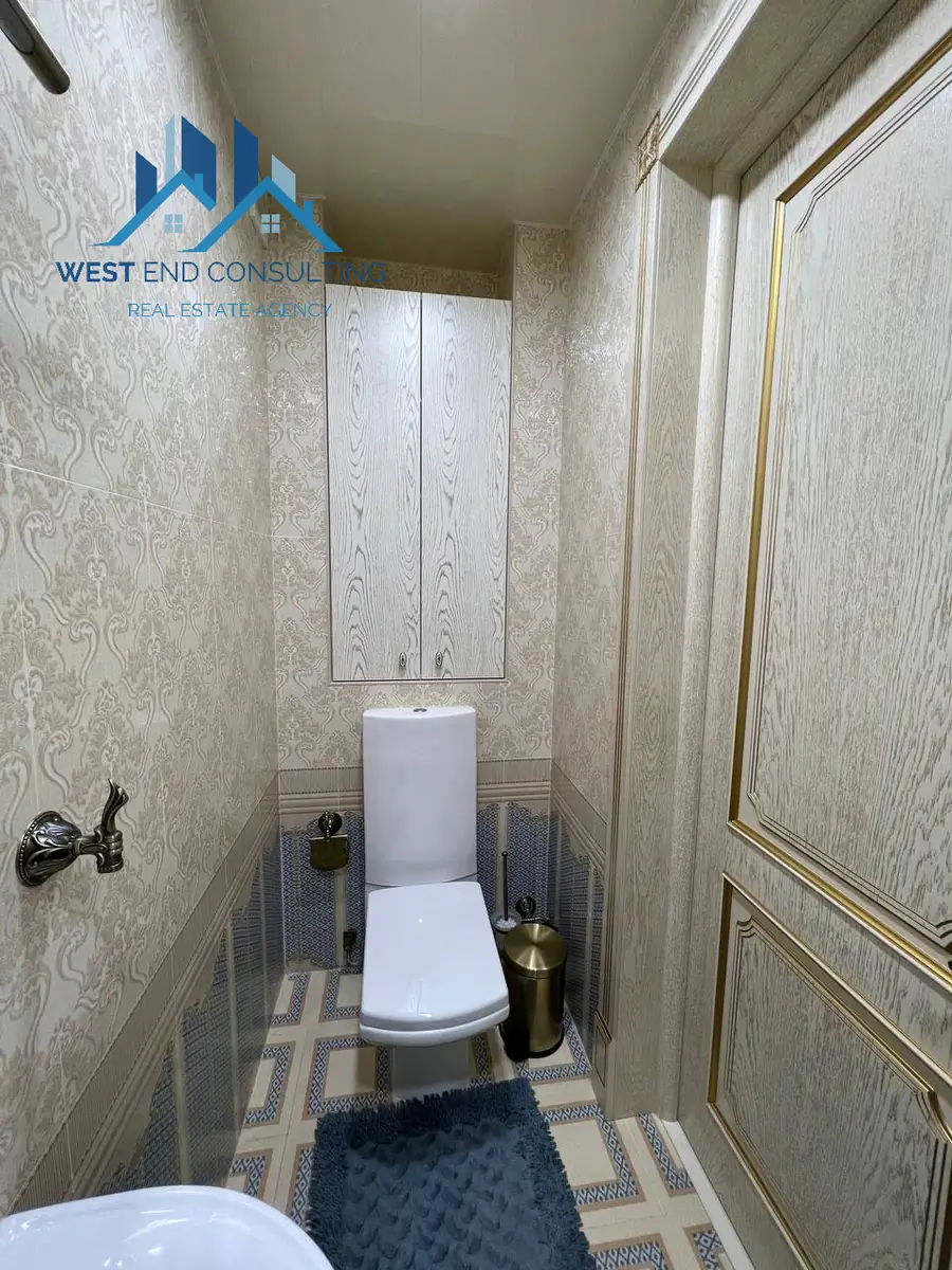 Сдается 4-комнатная квартира − 180 м²