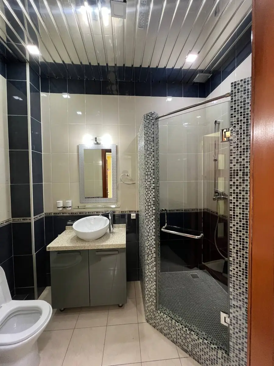 Ijaraga 4 xonali kvartira − 300 m²