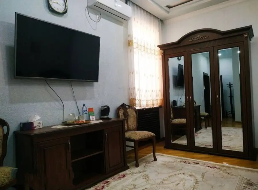 2 qavatli uy − 440 m², 4.4 sot. 
