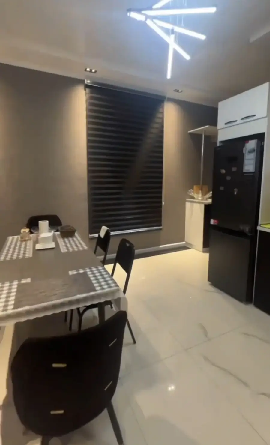 2 qavatli uy − 250 m², 2.5 sot. 