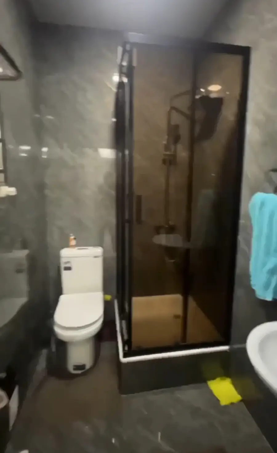 2 qavatli uy sotiladi − 250 m²