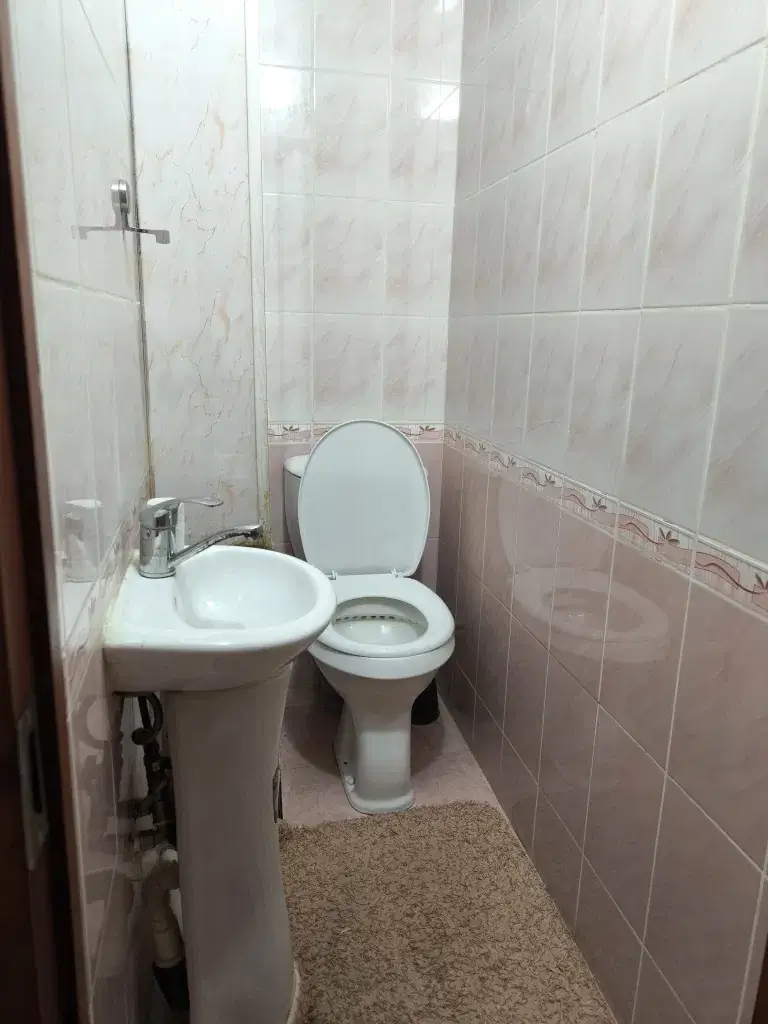 4 xonali kvartira sotiladi − 90 m²