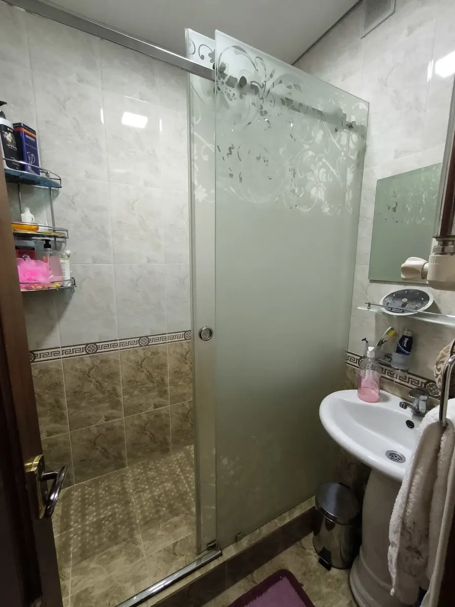 4 xonali kvartira sotiladi − 90 m²