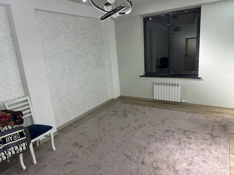 3 xonali kvartira sotiladi − 110 m²