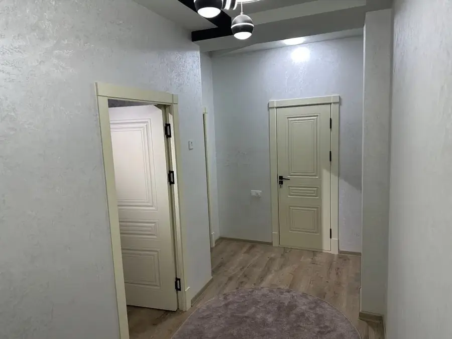 3 xonali kvartira sotiladi − 110 m²