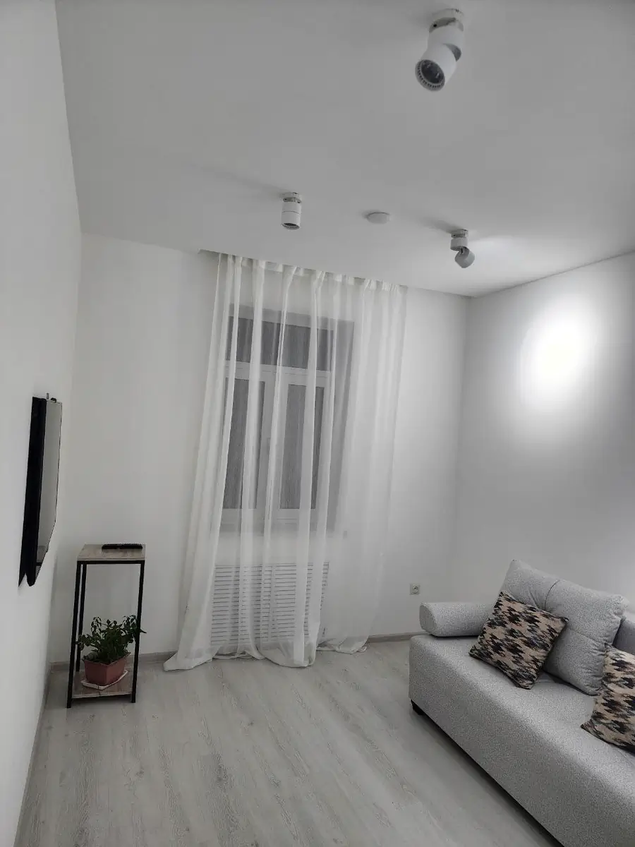 1-комнатная квартира − 30 м², 1/2 этаж