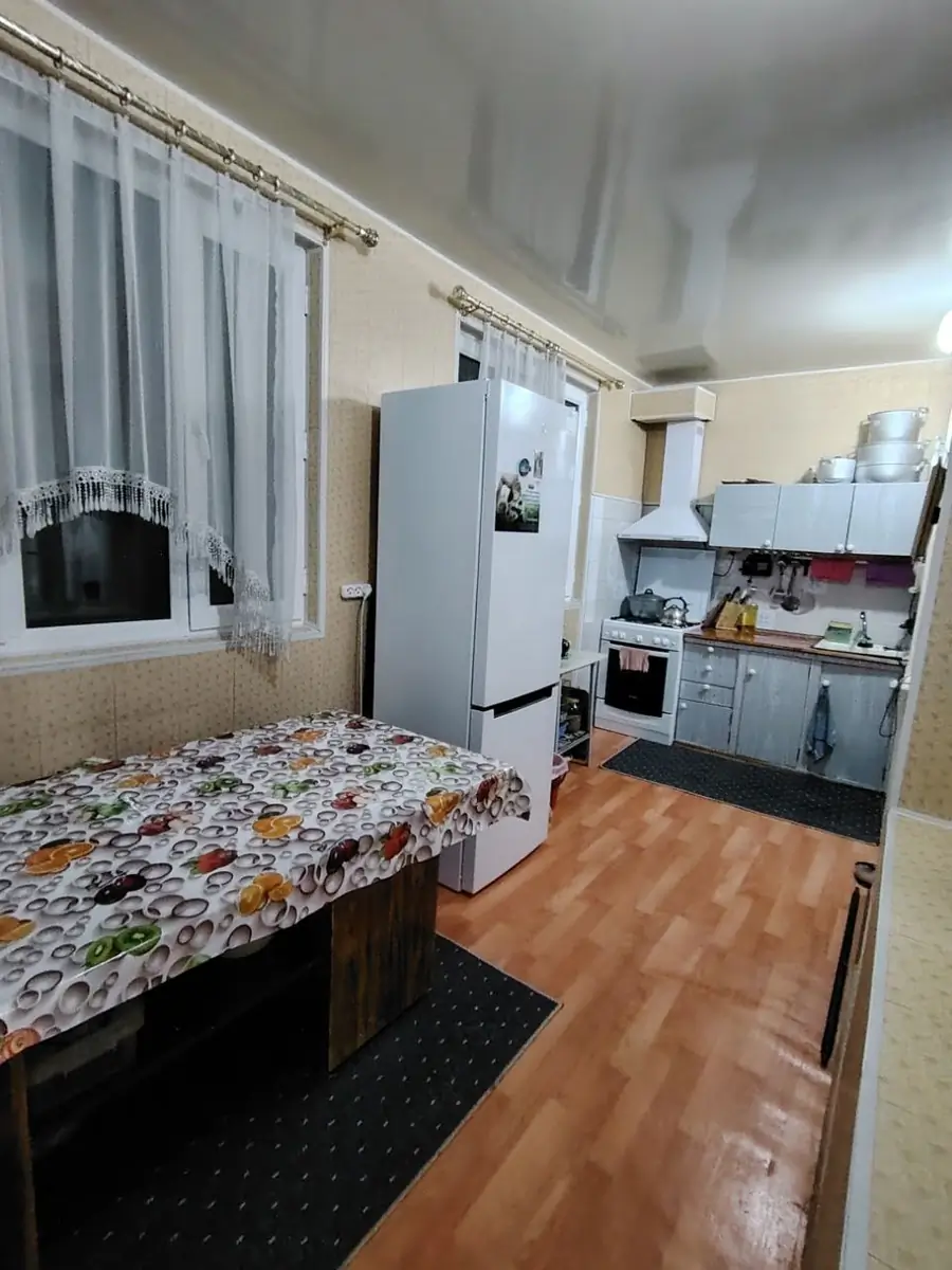 2 xonali kvartira sotiladi − 57 m²