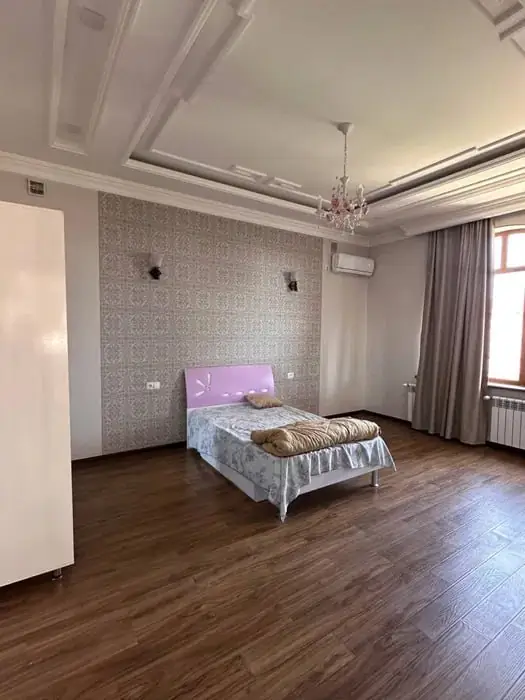 2 qavatli uy − 270 m², 7 sot. 