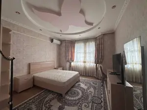 3-этажный дом − 300 м², 3 сот.