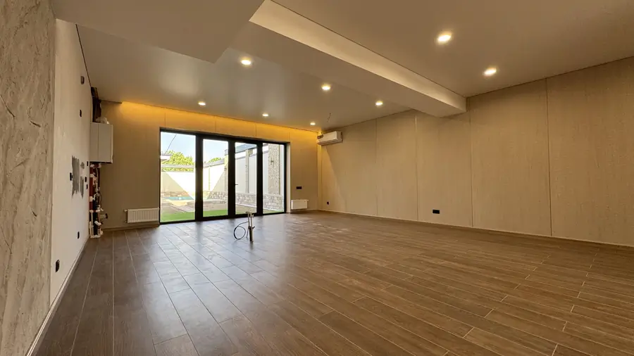 2 qavatli taunxaus − 163 m², 2 sot.