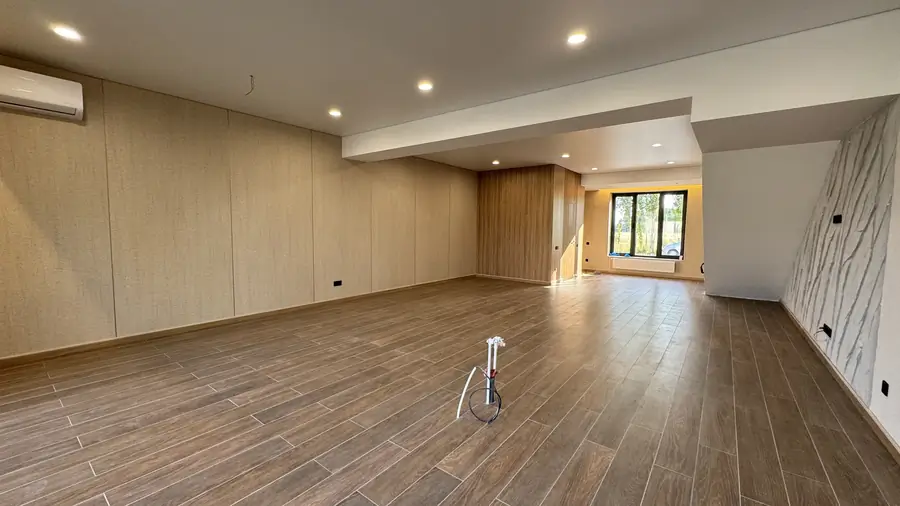 2 qavatli taunxaus sotiladi − 163 m²