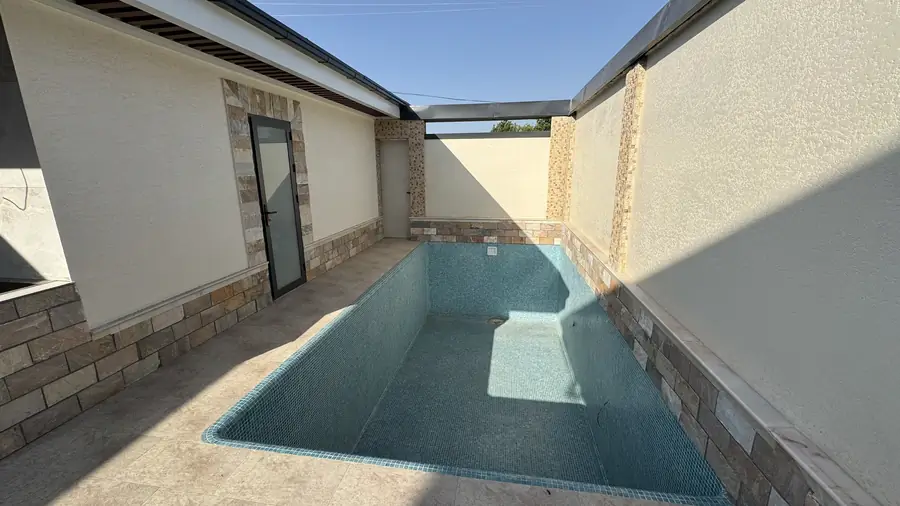 2 qavatli taunxaus sotiladi − 163 m²