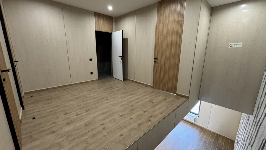 2 qavatli taunxaus sotiladi − 163 m²