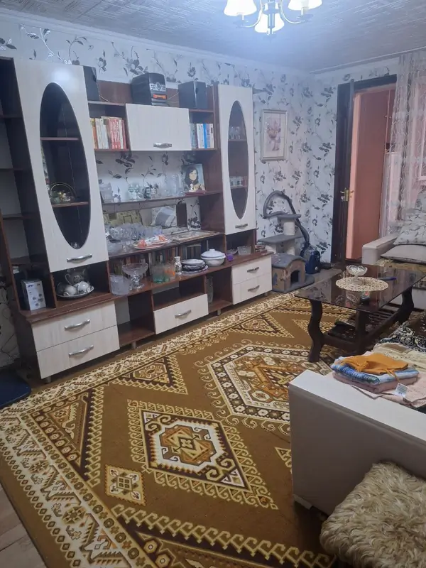2-комнатная квартира − 65 м², 4/5 этаж
