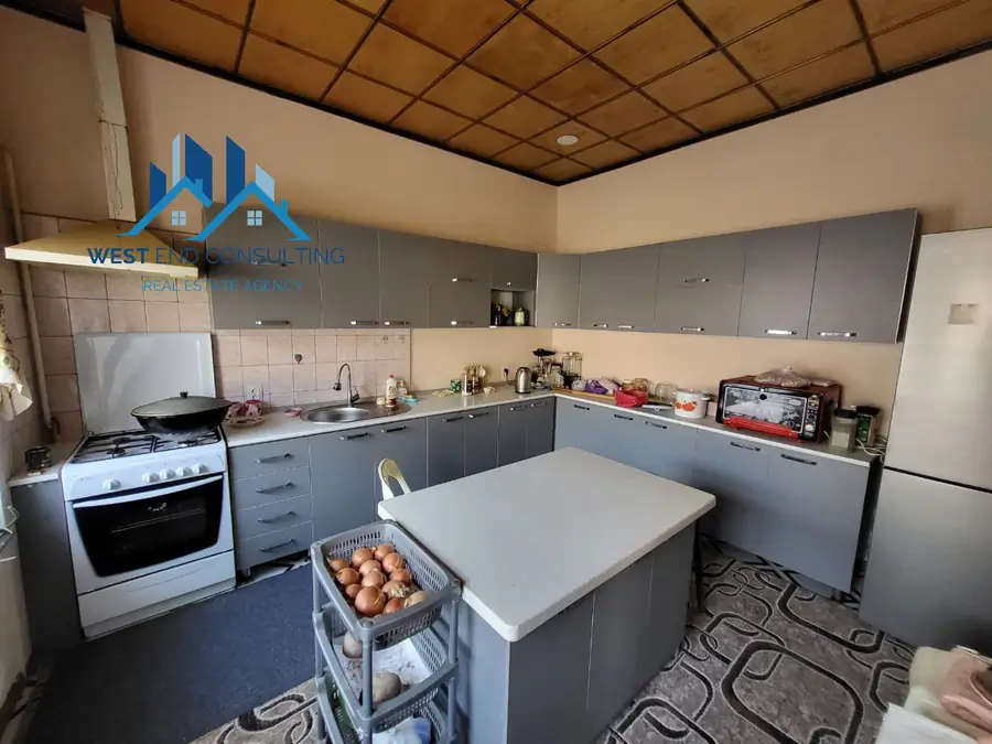 1 qavatli uy sotiladi − 194 m²