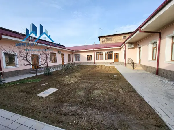 1-этажный дом − 194 м², 528 сот.