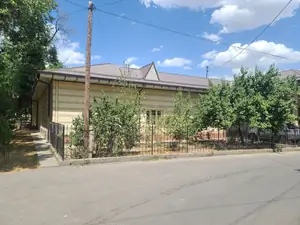 1-этажный дом − 235 м², 5.4 сот.