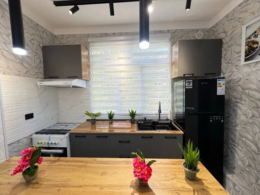 2 xonali kvartira sotiladi − 48 m²