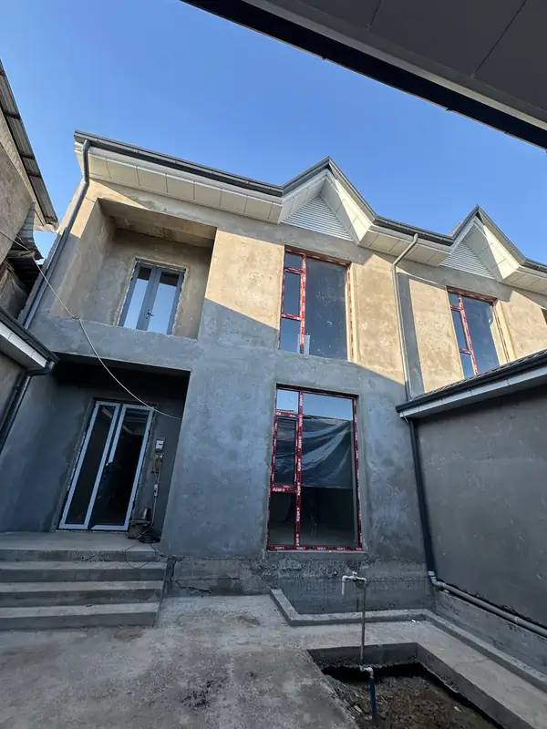 4-этажный дом − 250 м², 2.3 сот.
