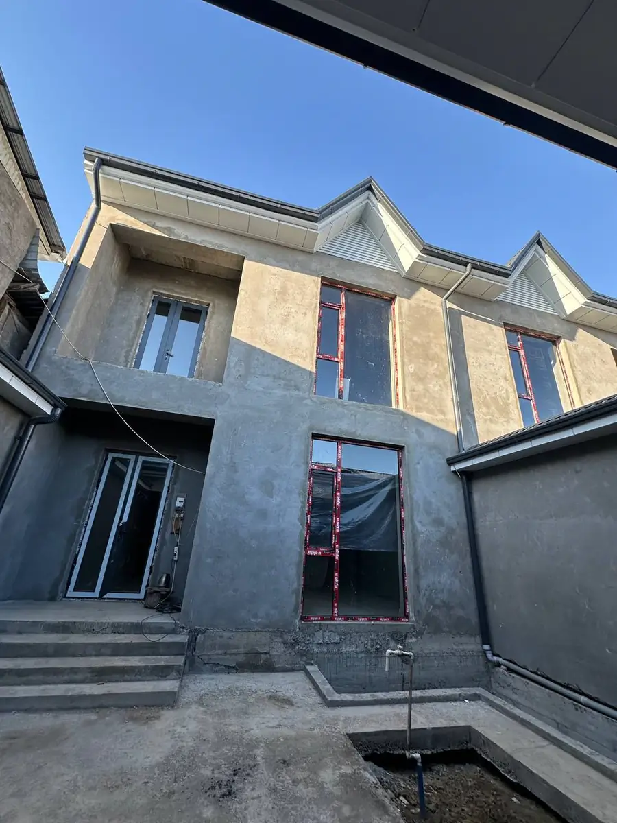 4-этажный дом − 250 м², 2.3 сот.