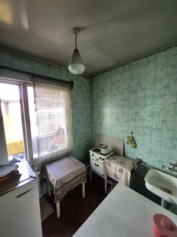 2-комнатная квартира − 48 м², 4/4 этаж
