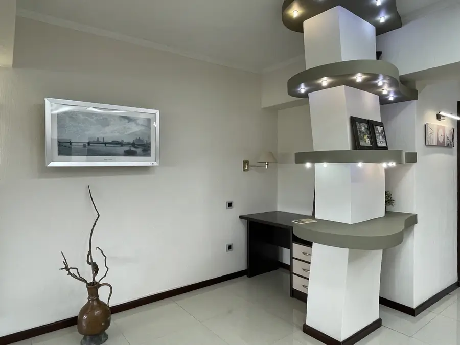 3-комнатная квартира − 130 м², 7/7 этаж