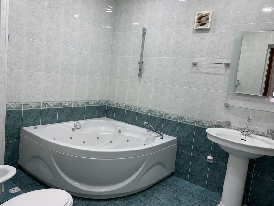4 xonali kvartira − 280 m², 5/9 qavat