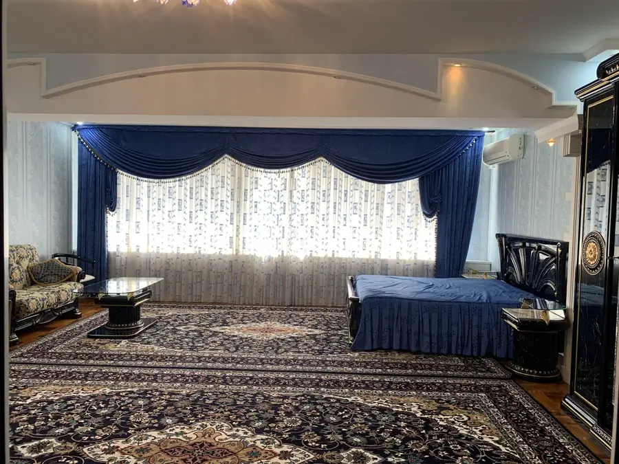 Ijaraga 4 xonali kvartira − 280 m²