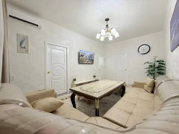 2-комнатная квартира − 48 м², 1/4 этаж
