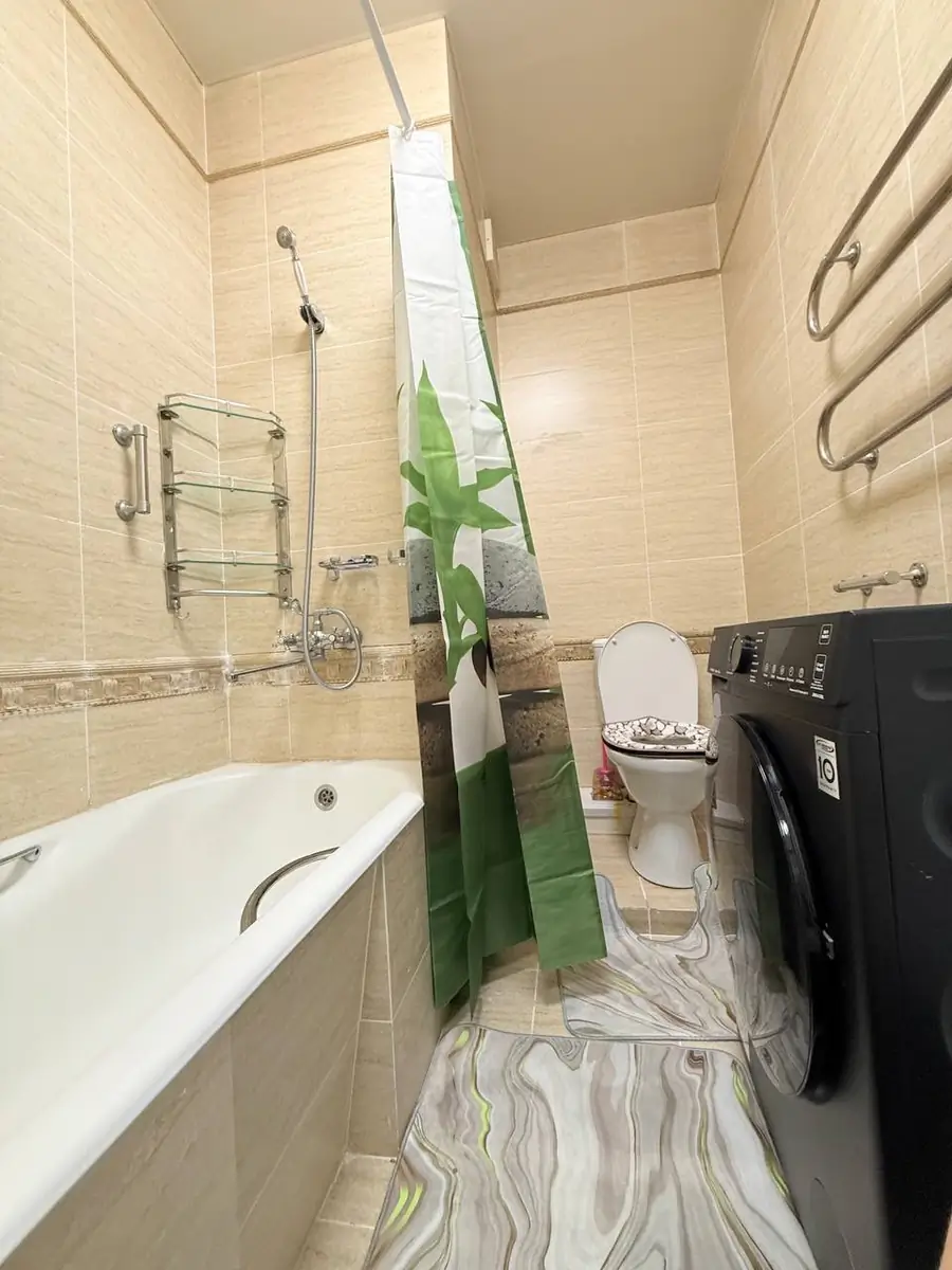 2 xonali kvartira sotiladi − 48 m²