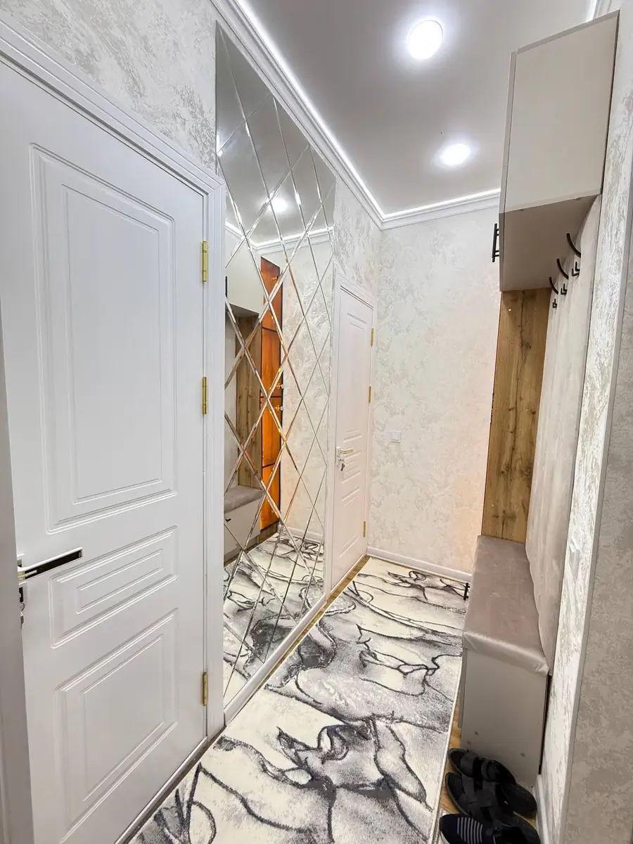 1 xonali kvartira sotiladi − 30 m²