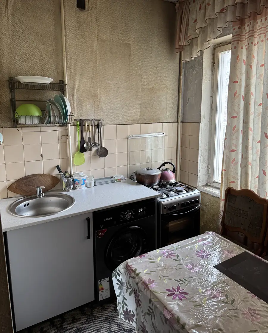 1-комнатная квартира − 40 м², 2/4 этаж