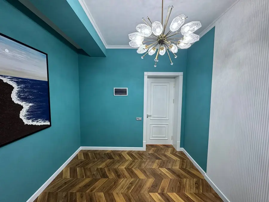 Продается 2-этажный дом − 480 м²