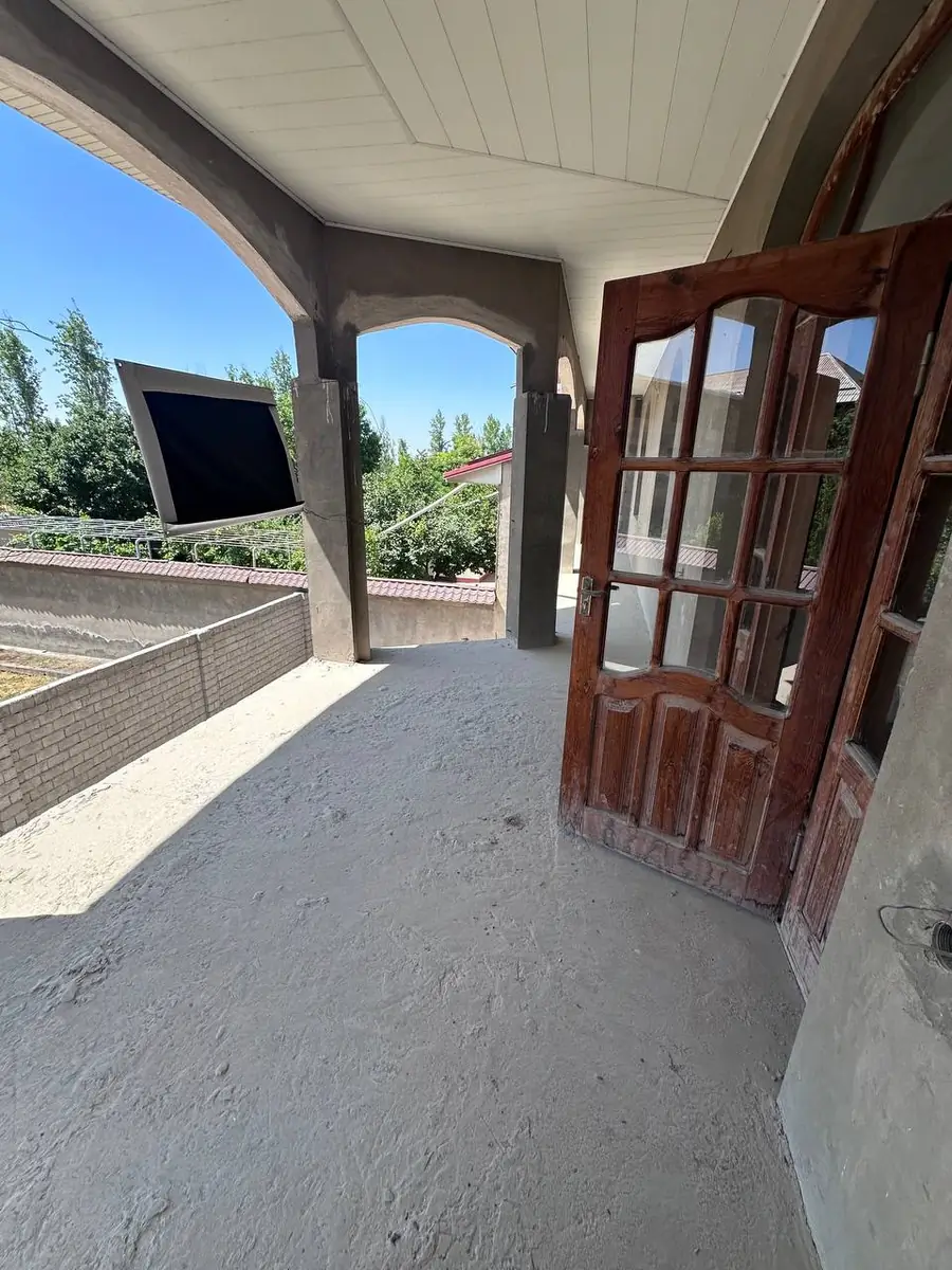 2 qavatli uy sotiladi − 400 m²