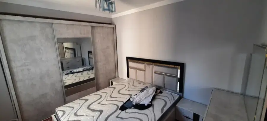 Продается 4-комнатная квартира − 140 м²